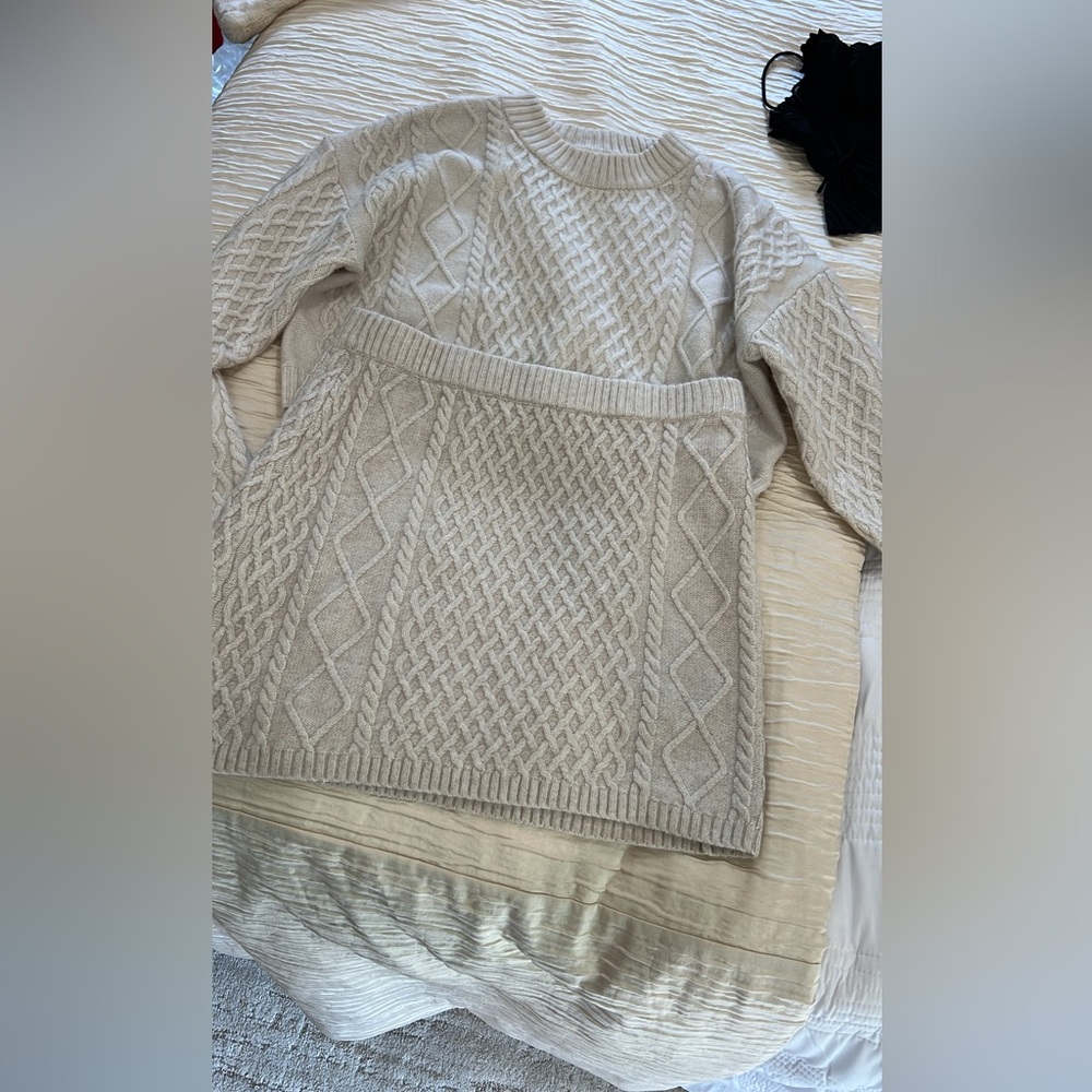 H&M sweater set